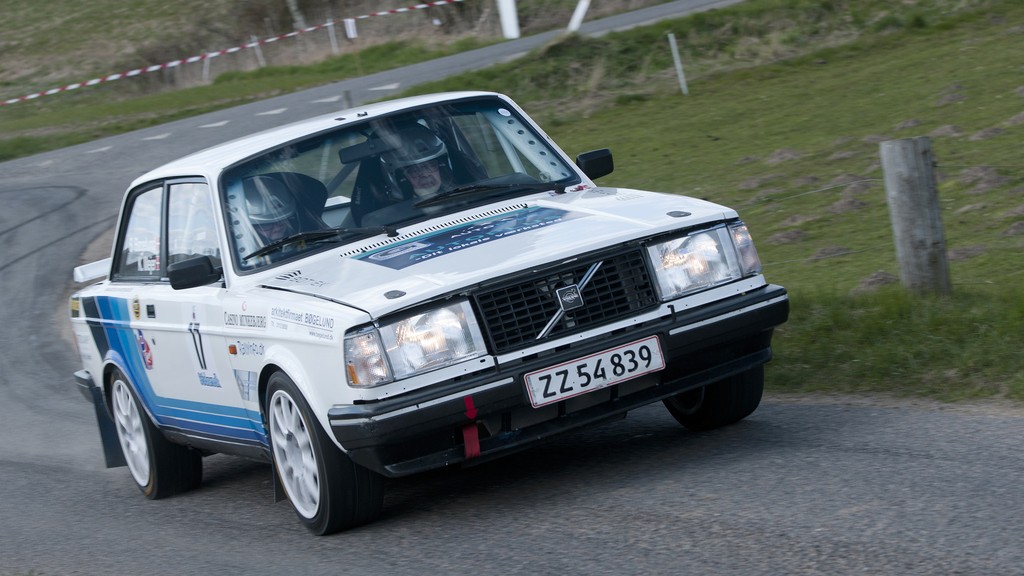Kurt Mejer og Vagn Aage Hansen havde god fart i bilen, og kørte et stabilt rally
(Foto: rallypics.dk / Viggo Johansen)